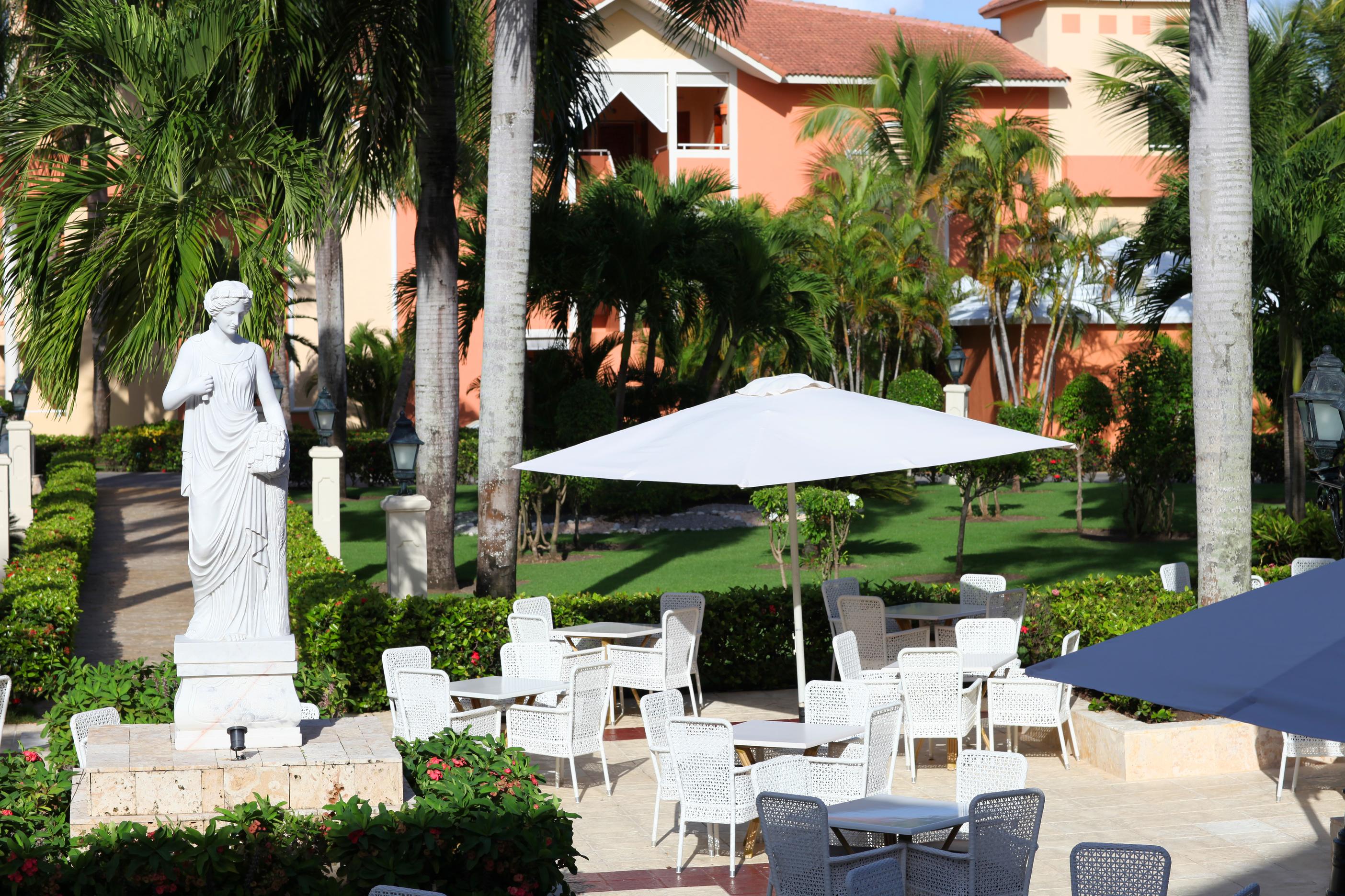 Bahia Principe Grand Bavaro Punta Cana Ngoại thất bức ảnh The resort's grounds